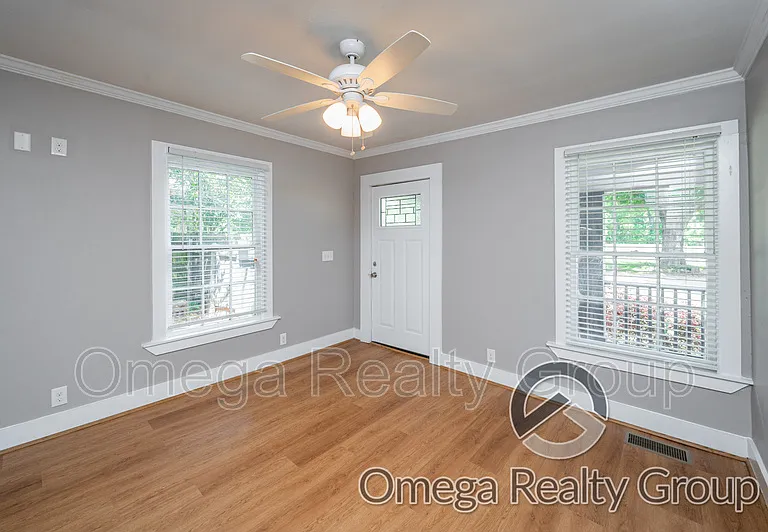 2104 Yancey Ave — Photo 9