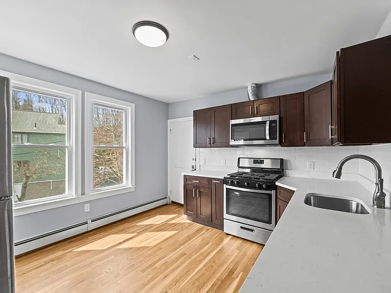 516 Washington St #3 — Photo 7