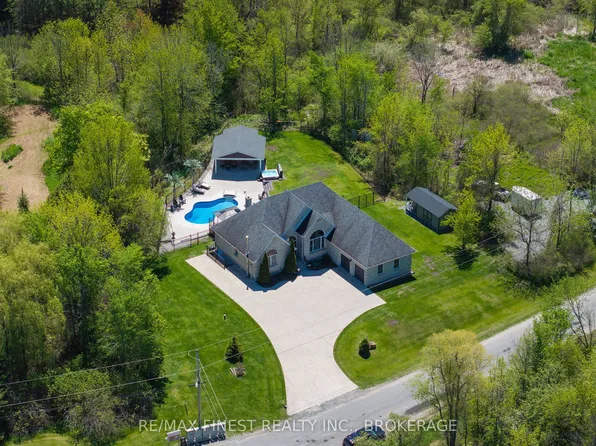 1747 Hitchcock Dr, South Frontenac, ON K0H 1X0