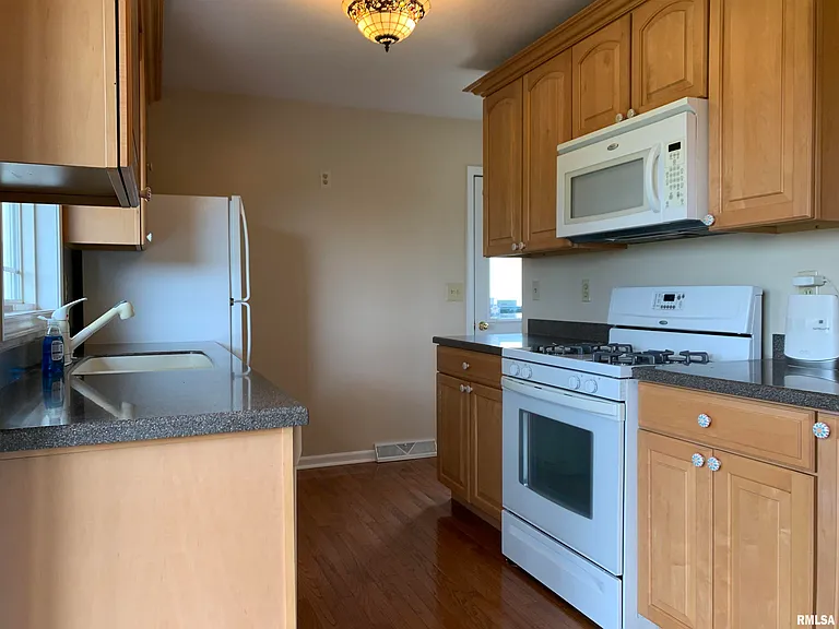 6525 N Kramm Rd — Photo 17