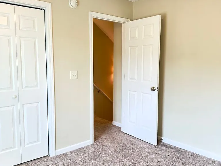 138 Hamilton Dr — Photo 12