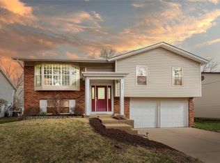 337 Bellestri Dr, Ballwin, MO 63021