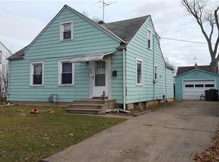 293 Hawthorne St, Elyria, OH 44035