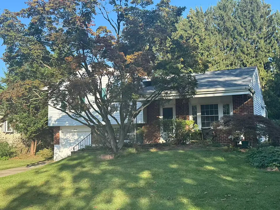 11 Panorama Dr