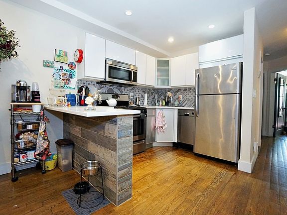 2nd image of 182 Herkimer St APT 1