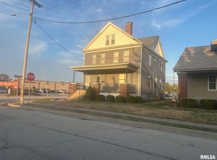 332 N Clay St, Taylorville, IL