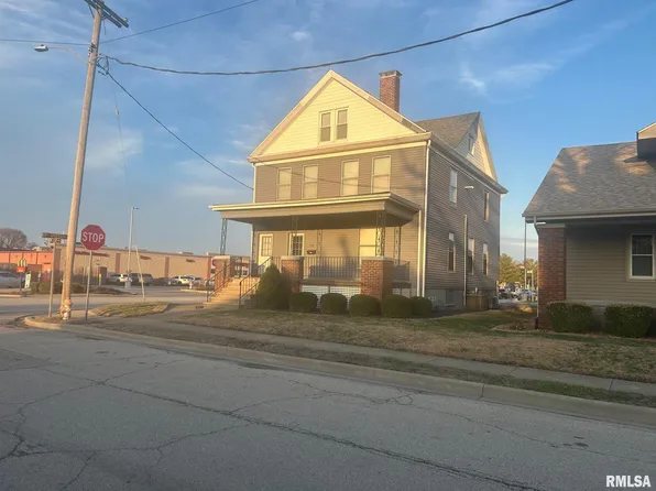 332 N Clay St, Taylorville, IL 62568