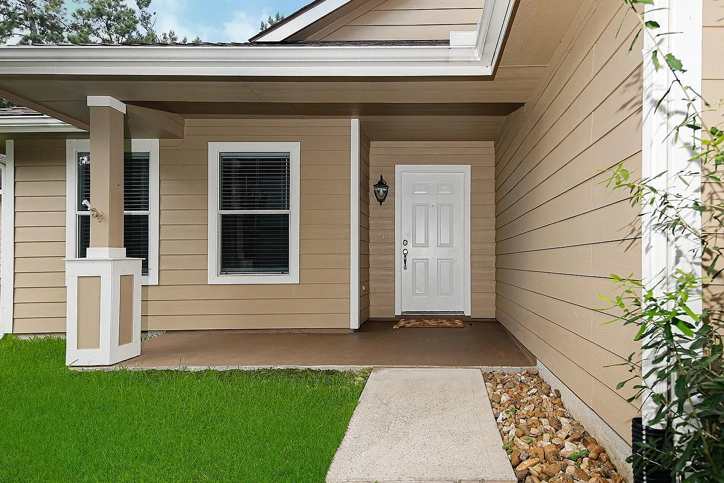 3 bed, 2.0 bath, 1530 sqft, $2,100 — Photo 2