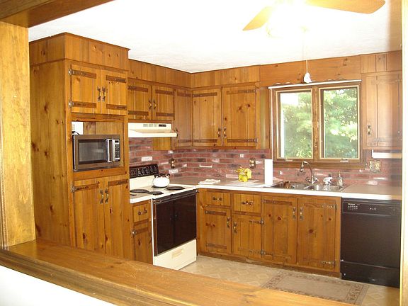 Eat-in kitchen with custom built cabinetry