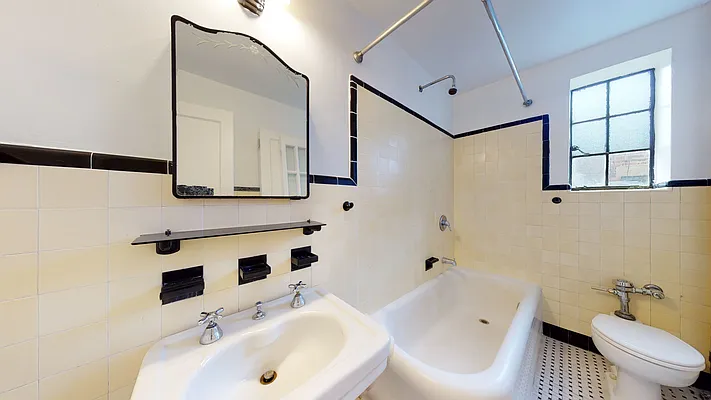 Rented by Bond New York | media 11