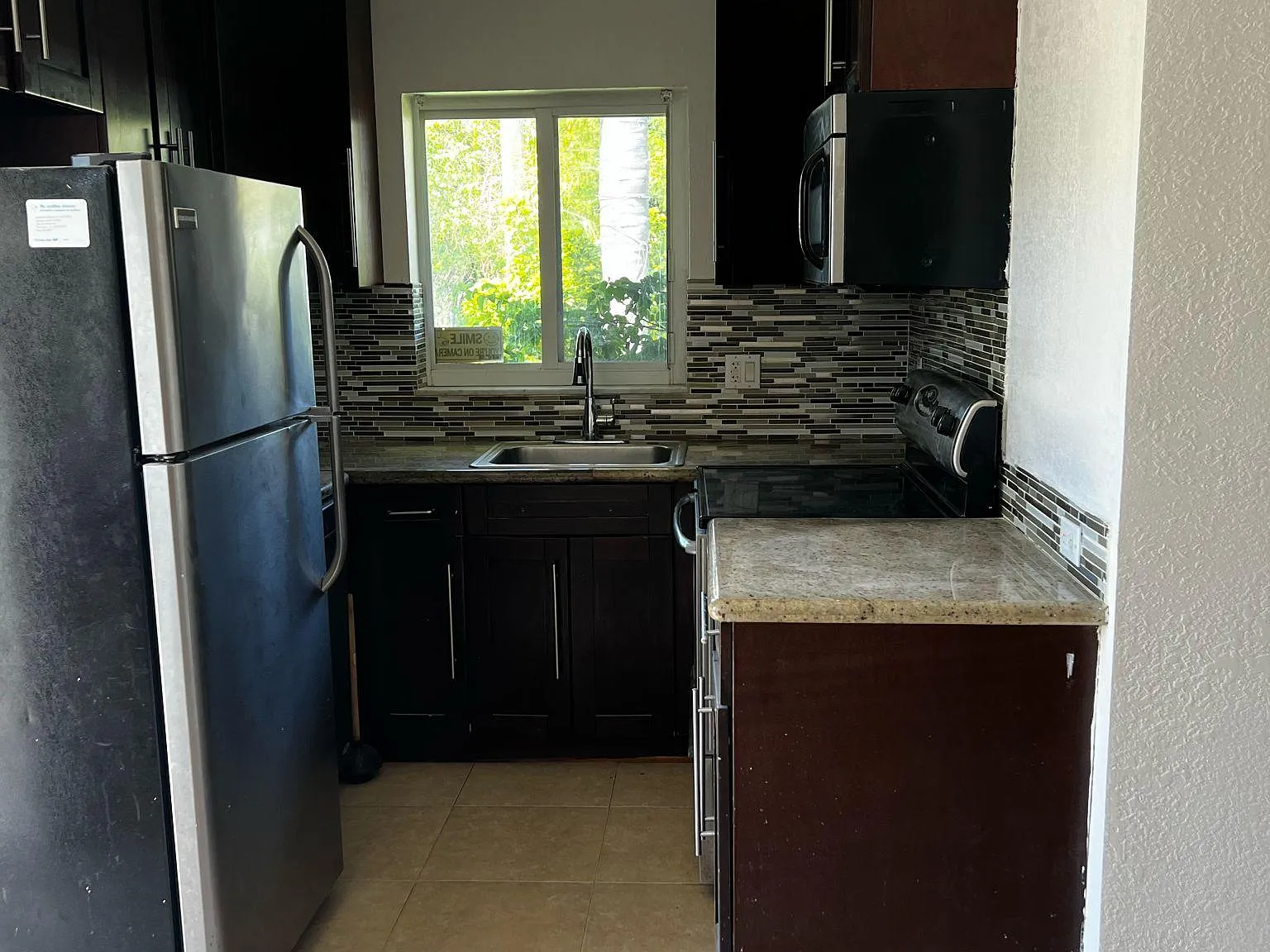 2 bed, 750 sqft, $2,000 — Photo 3