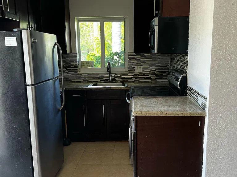 1000 NE 2nd St #202 — Photo 3