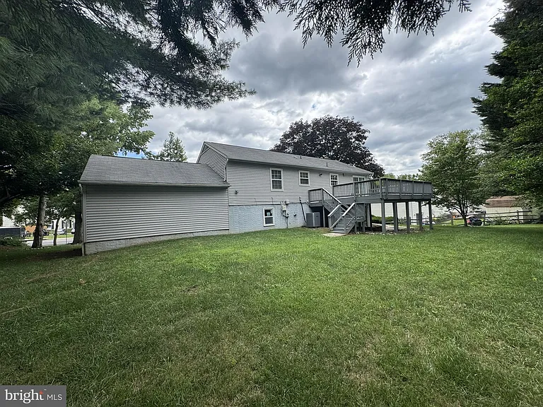 13413 Wisteria Dr — Photo 28