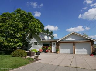 681 Piper Rd, Haslett, MI 48840