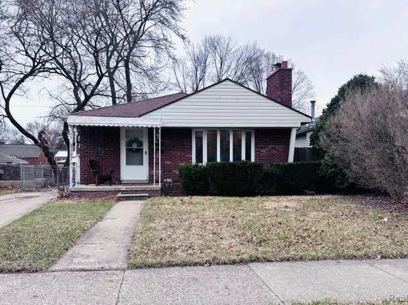 23116 Beechwood Ave, Eastpointe, MI 48021