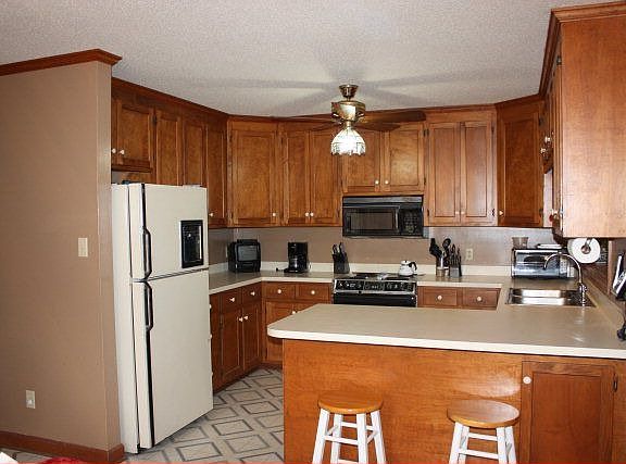 3rd image of 211 Mint Ct