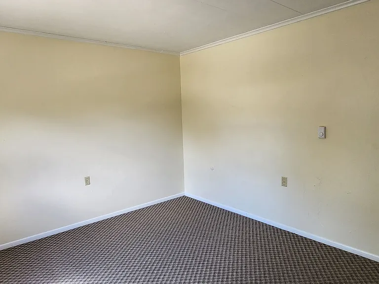 39 Medbury Ave — Photo 12