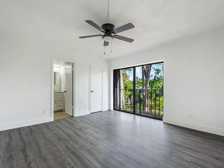 471 Kirk Rd #D — Photo 10