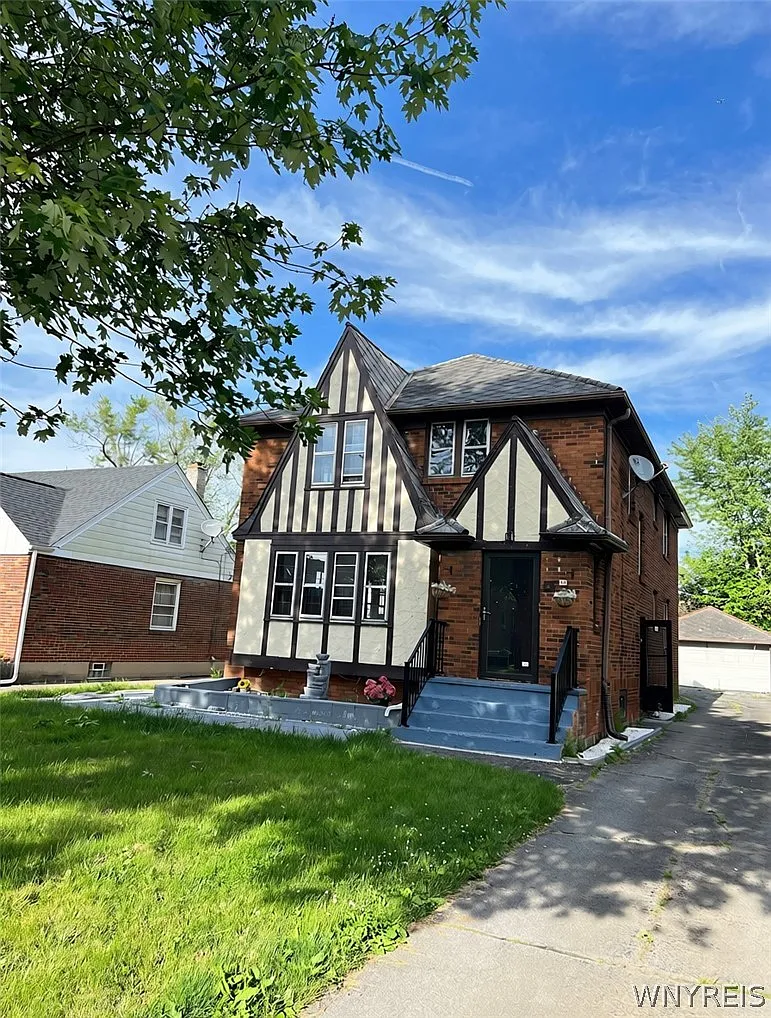 2 bed, 1.0 bath, 1107 sqft, $1,350 — Photo 1