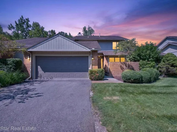 5610 Hillcrest Cir W #19, West Bloomfield, MI 48322