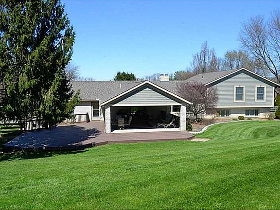 3rd image of 107 Dove Ct
