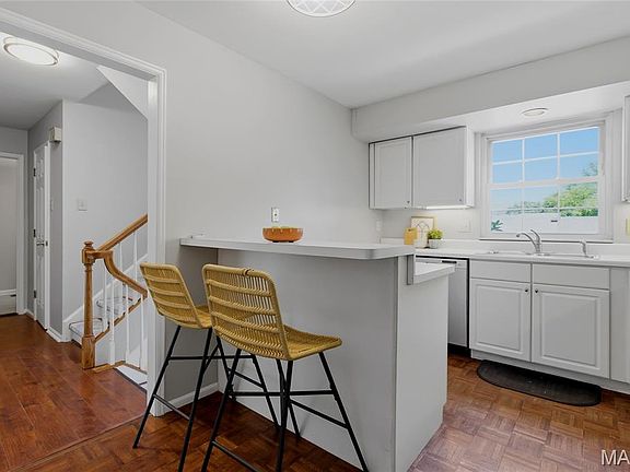 2nd image of 118 Conway Cove Dr