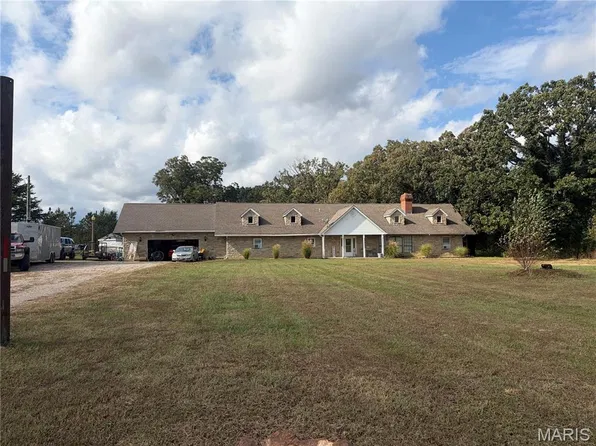 2707 N Service Rd W, Saint Clair, MO 63077
