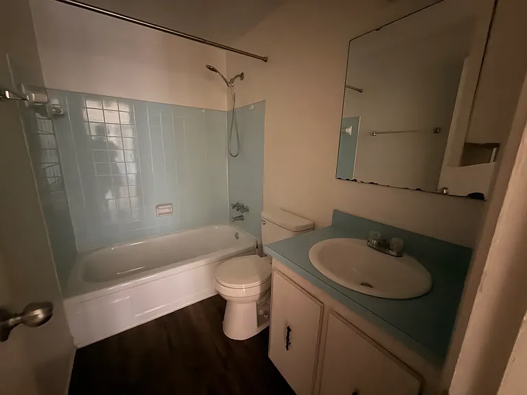 2251 Danforth Ave — Photo 10