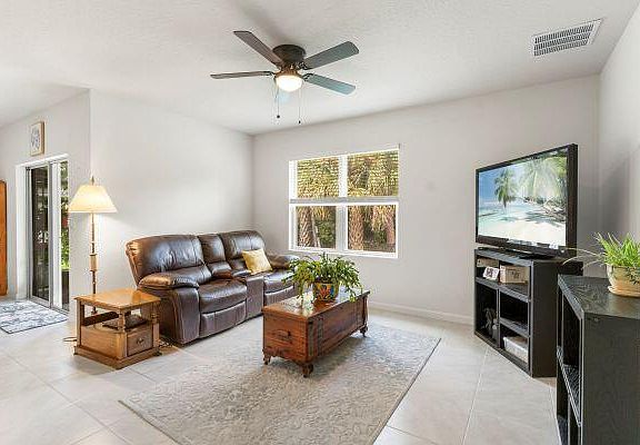 5th image of 613 Carnival Terrace