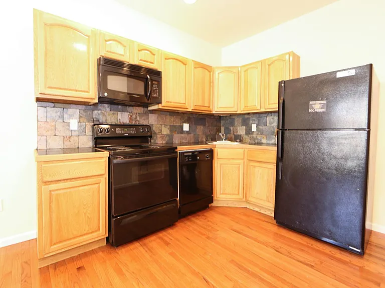 1528 N Willington St #1 — Photo 1