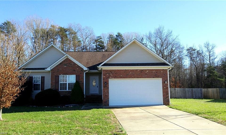1st image of 305 River Run Dr