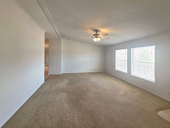 3rd image of 28 Camino De Mesa