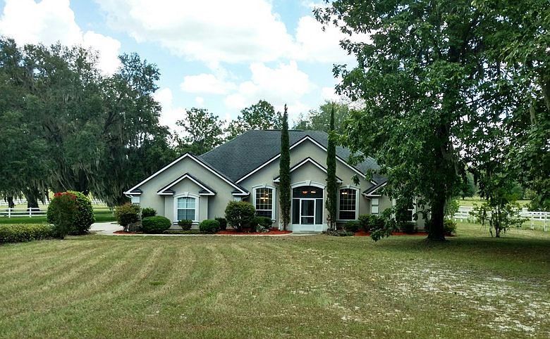 1st image of 603 NW Blackberry Cir