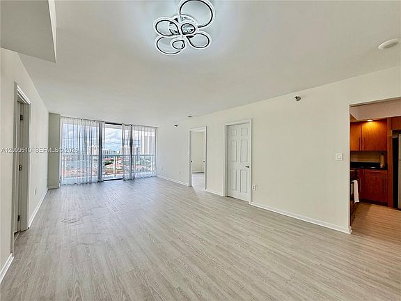 5th image of 20515 E Country Club Dr APT 1642