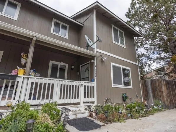 2010 NE Full Moon Dr, Bend, OR 97701