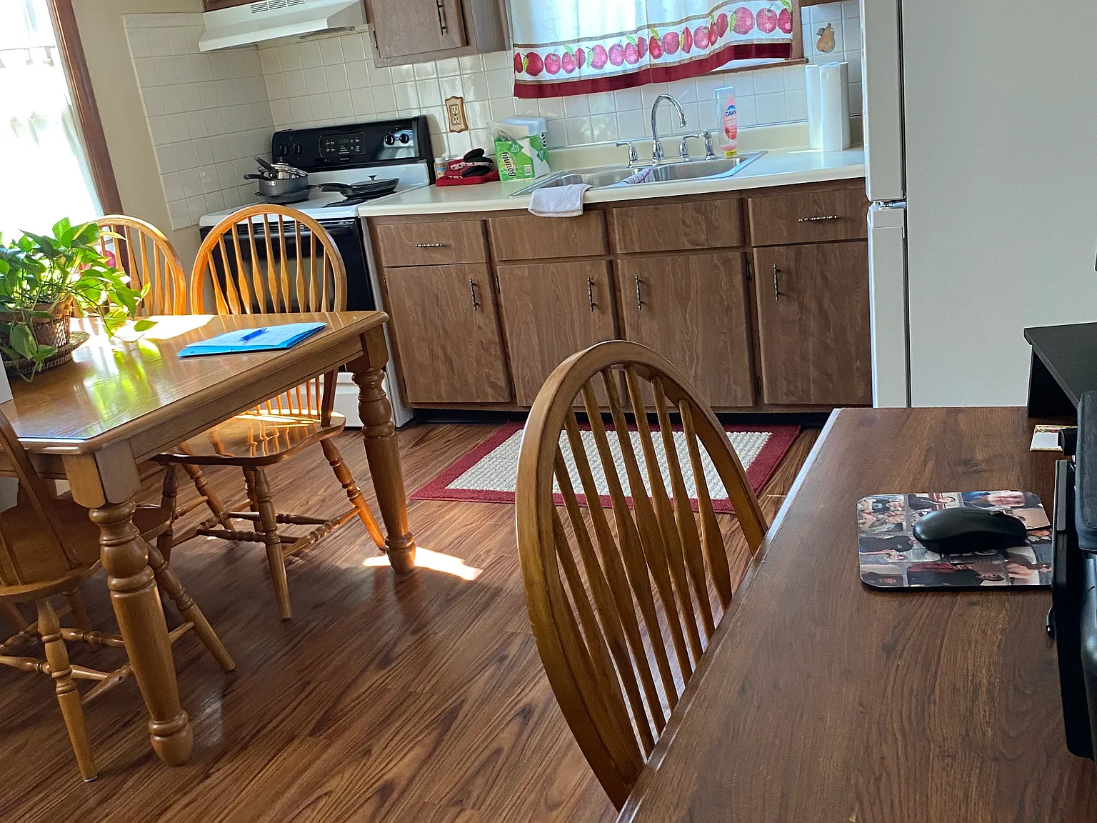 3 bed, 1.5 bath, 1100 sqft, $1,350 — Photo 2