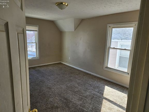 5th image of 329 Camp St