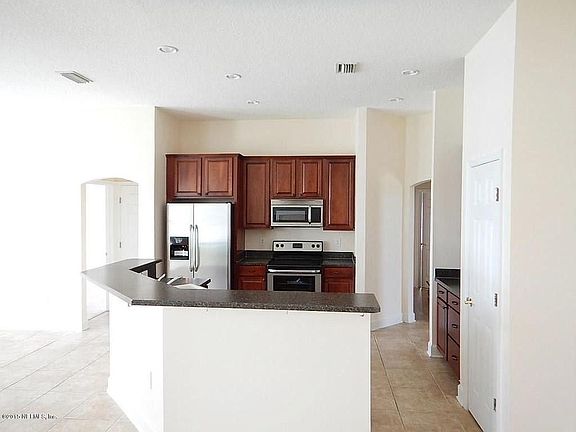 5th image of 14637 Christen Dr