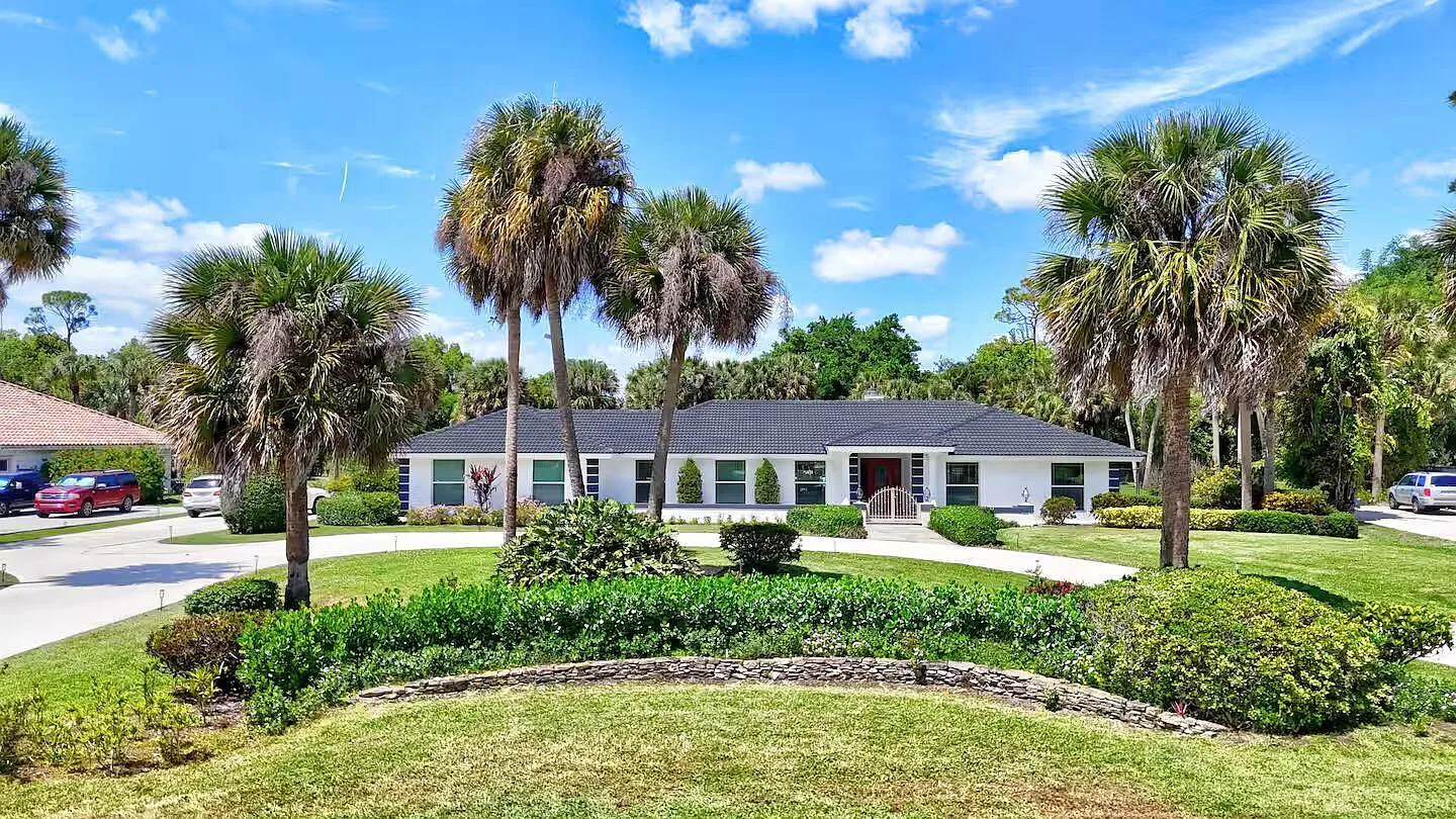 5 bed, 5.5 bath, 3400 sqft, $20,000 — Photo 3