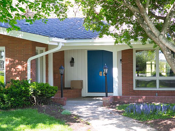 2nd image of 625 N 69th St
