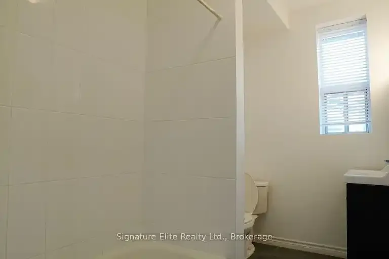 529 Danforth Ave #2A — Photo 6
