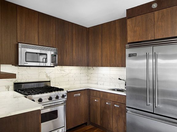 4th image of 310 E Houston St APT 5B