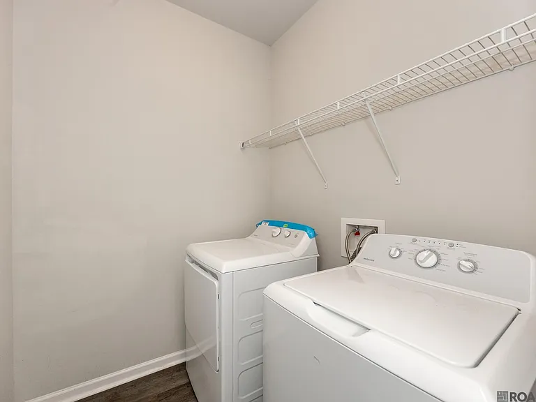 2948 S Roth Ave — Photo 13