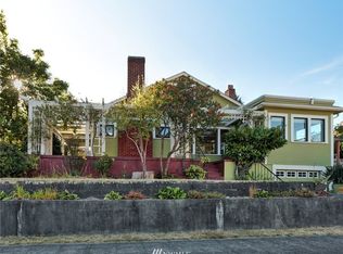 422 N 48th St, Seattle, WA 98103