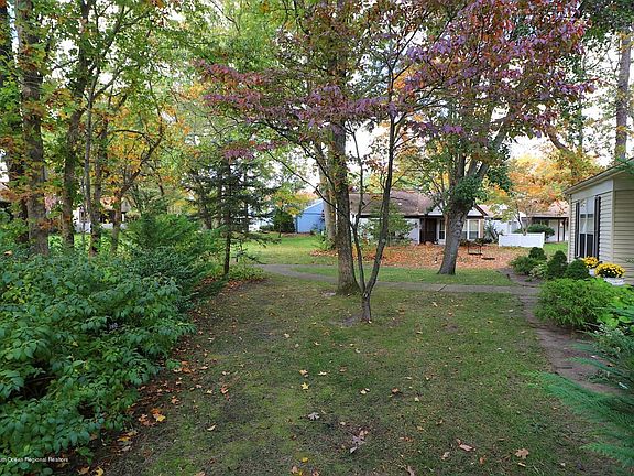 5th image of 736 Chatham Lane #A