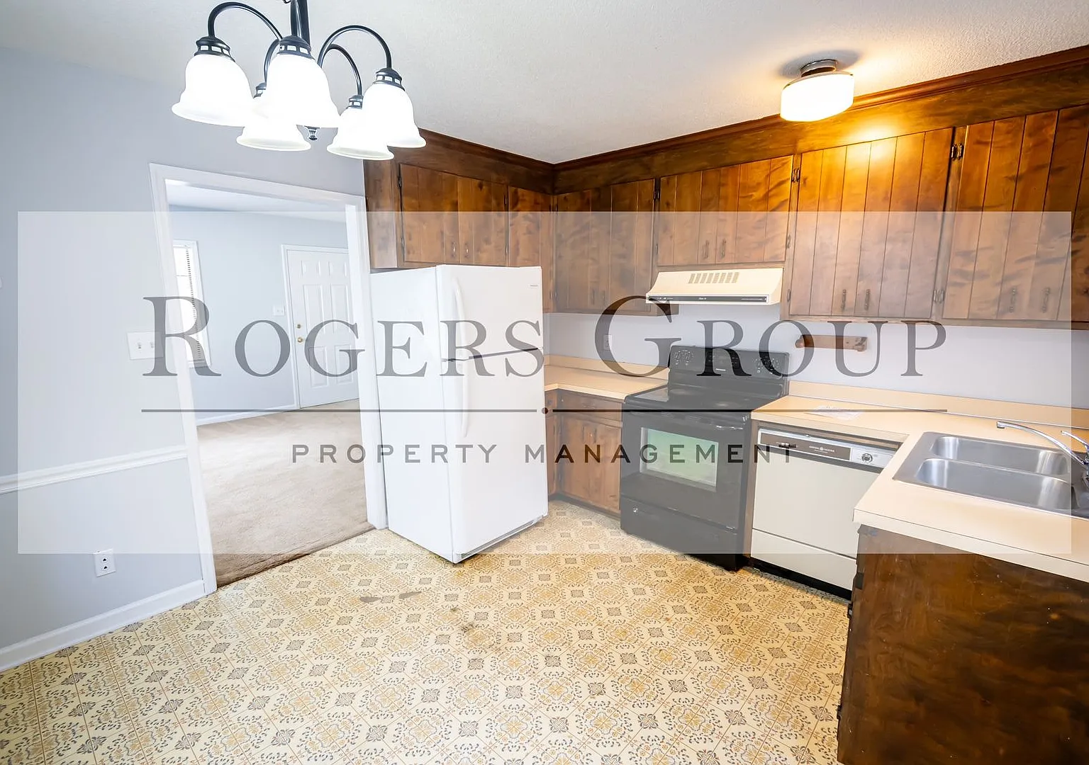#315 - 1104-1106 Parham St Duplex — Photo 3