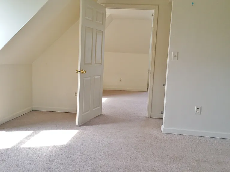 345 Mercer St — Photo 9