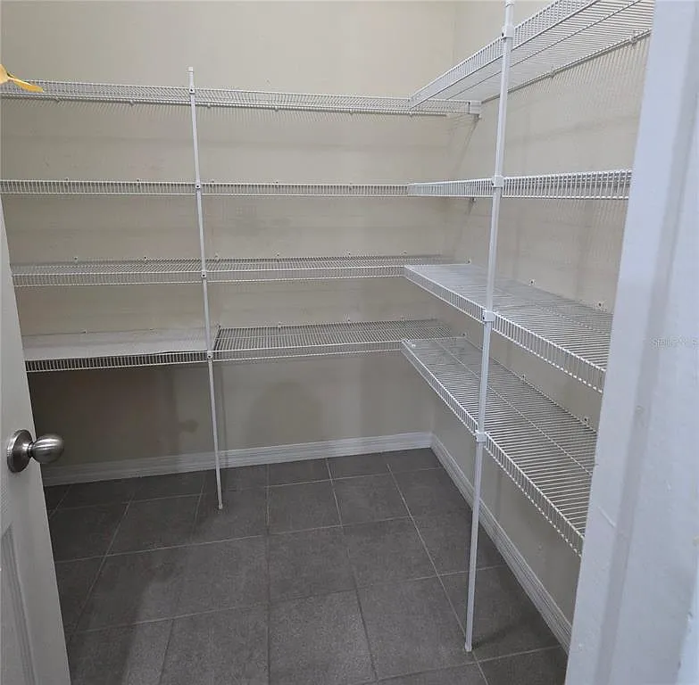 3 bed, 2.0 bath, 2046 sqft, $2,550 — Photo 4