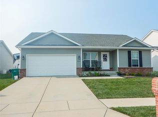 9916 Cessna Ct, Mascoutah, IL 62258