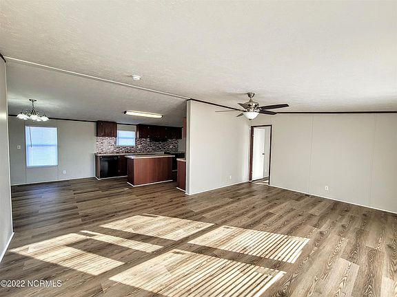 4th image of 1025 Red Hill Rd